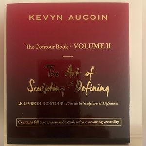 Kevyn Aucoin contour book volume 2